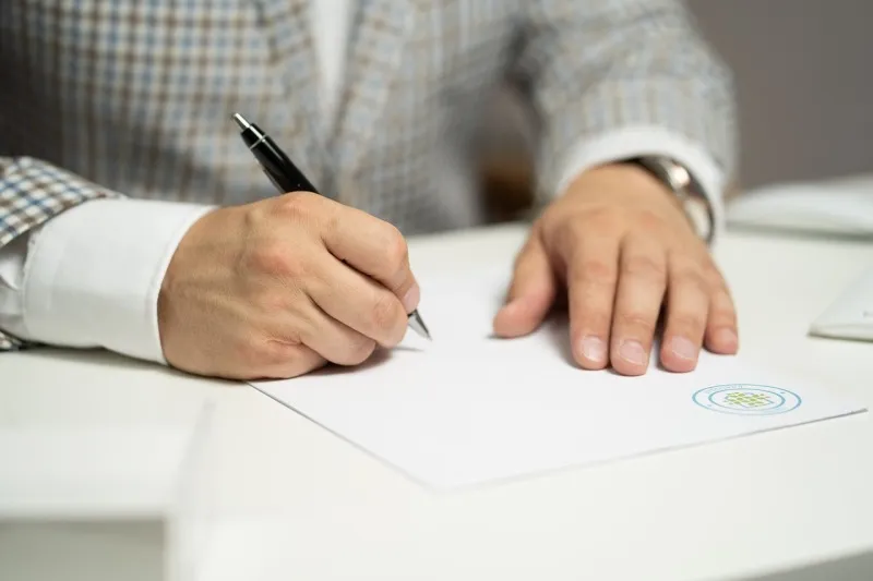 Tłumacz przysięgły Warszawa – niezawodne, certyfikowane tłumaczenia na każdą okazję